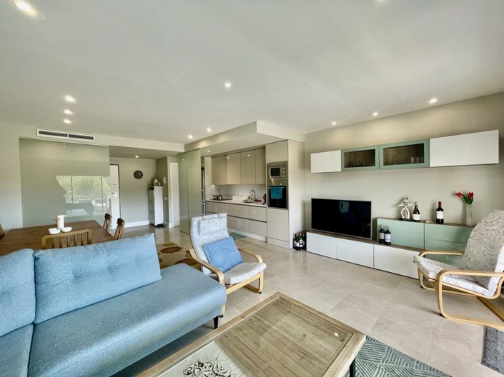 Image No.12-2 Bed Property for sale