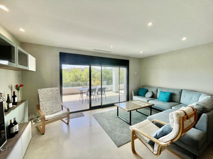 Image No.2-2 Bed Property for sale