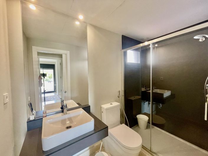 Image No.21-2 Bed Property for sale