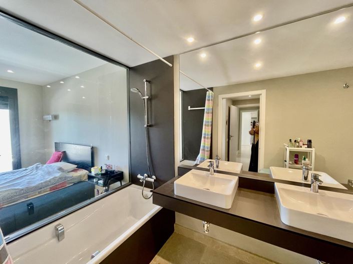 Image No.27-2 Bed Property for sale