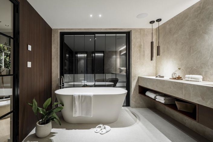 Image No.25-5 Bed Property for sale