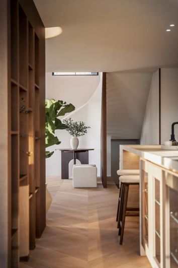 Image No.5-5 Bed Property for sale