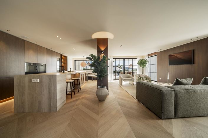 Image No.7-5 Bed Property for sale