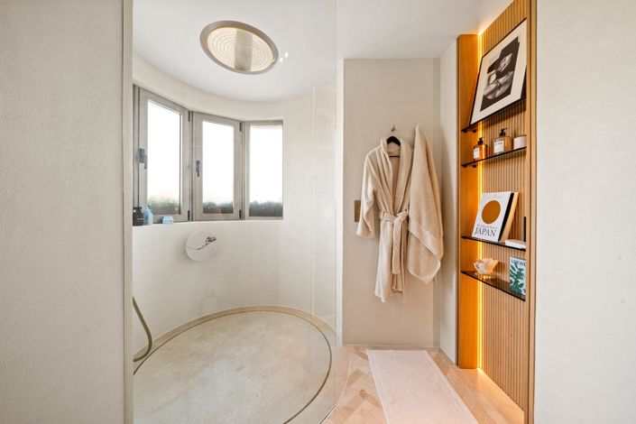 Image No.16-3 Bed Property for sale