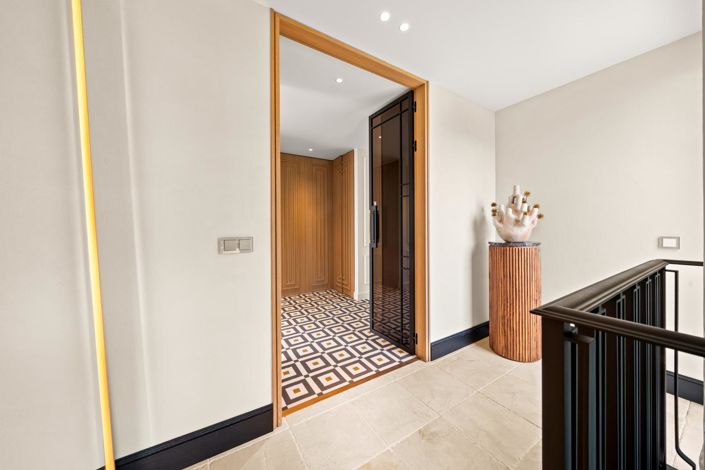 Image No.17-3 Bed Property for sale