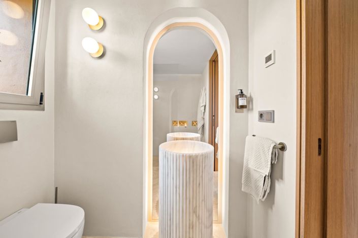 Image No.27-3 Bed Property for sale