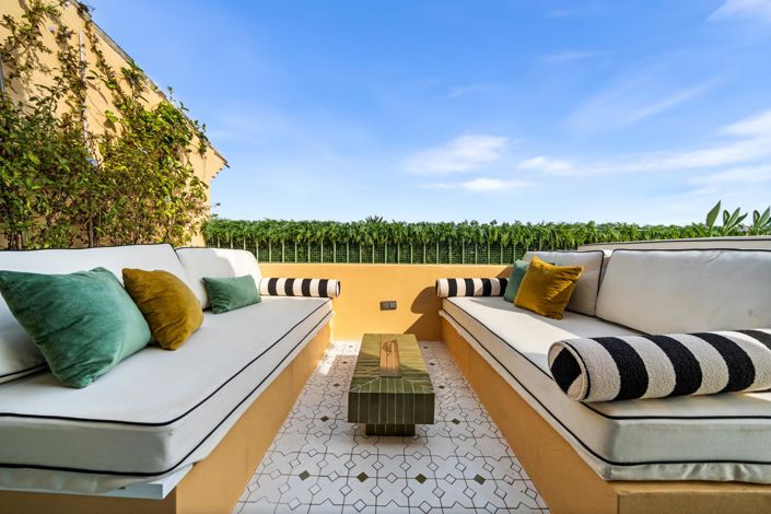 Image No.37-3 Bed Property for sale