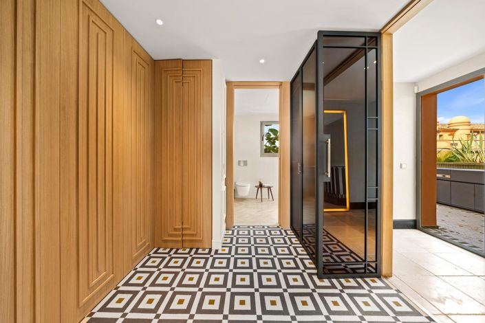 Image No.5-3 Bed Property for sale