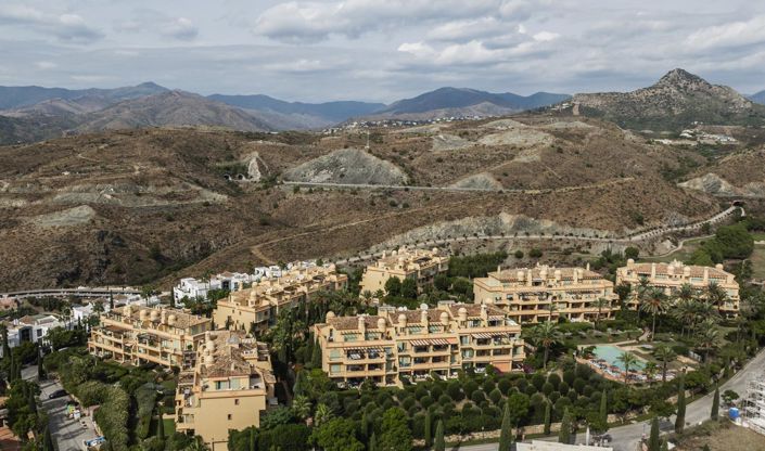 Image No.7-3 Bed Property for sale