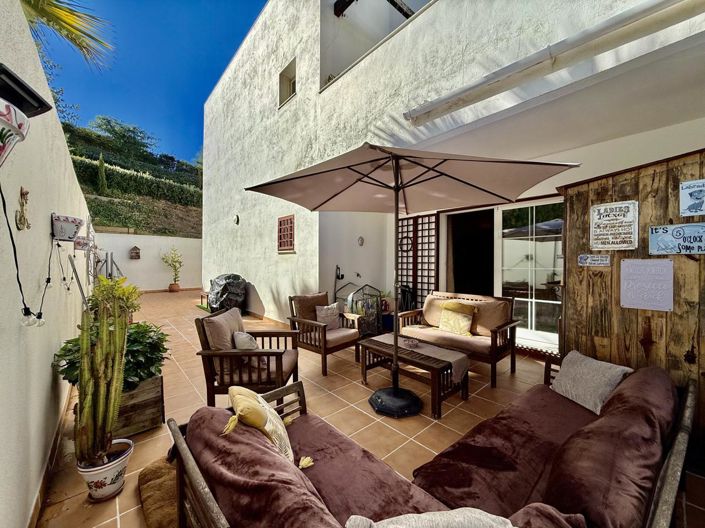 Image No.11-3 Bed Property for sale