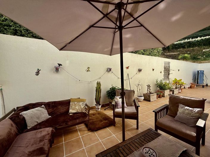 Image No.12-3 Bed Property for sale