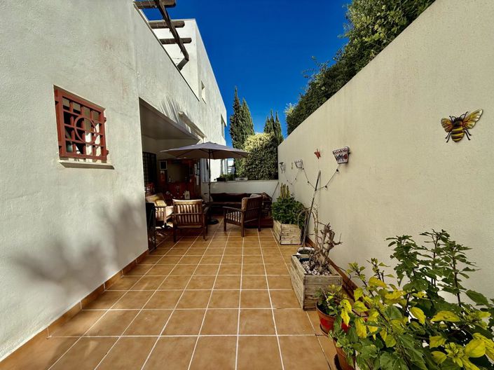 Image No.16-3 Bed Property for sale