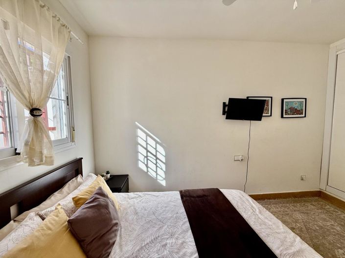 Image No.27-3 Bed Property for sale