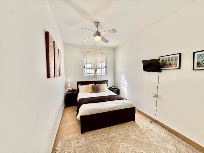 Image No.28-3 Bed Property for sale