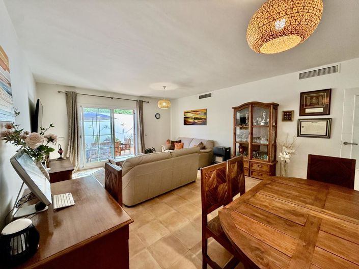 Image No.37-3 Bed Property for sale