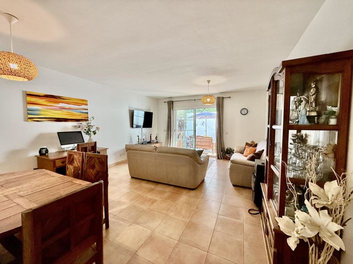 Image No.39-3 Bed Property for sale