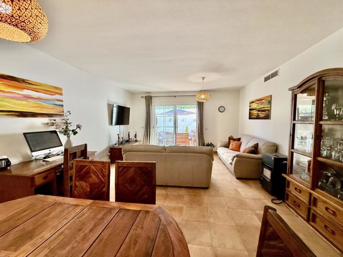 Image No.40-3 Bed Property for sale