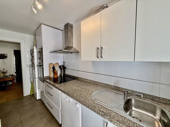 Image No.42-3 Bed Property for sale