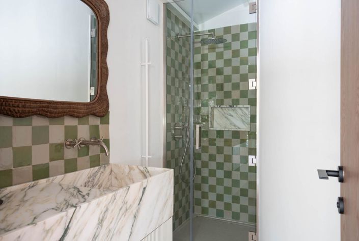 Image No.14-3 Bed Property for sale