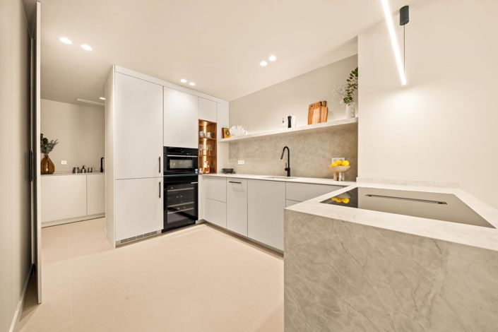 Image No.13-3 Bed Property for sale