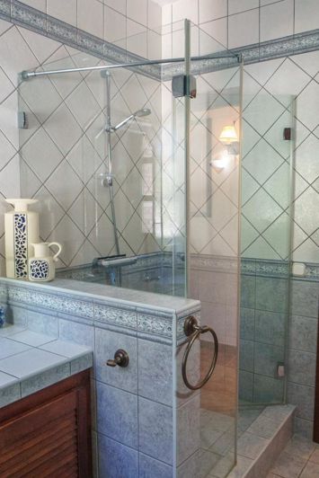 Image No.13-6 Bed Property for sale