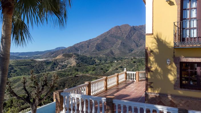 Image No.26-6 Bed Property for sale