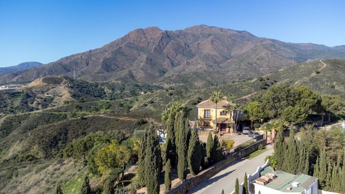 Image No.31-6 Bed Property for sale