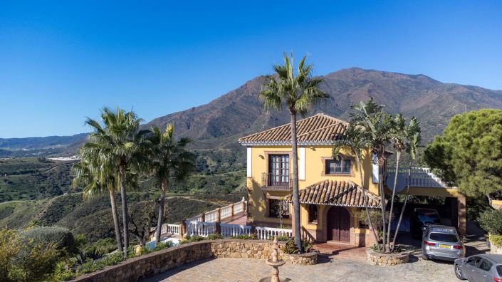 Image No.35-6 Bed Property for sale