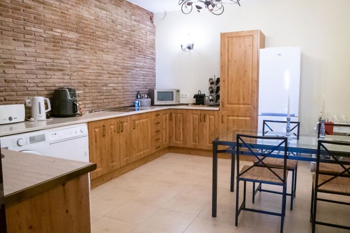 Image No.36-6 Bed Property for sale