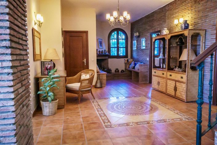 Image No.38-6 Bed Property for sale