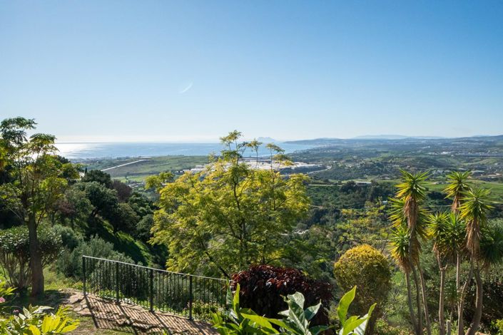 Image No.47-6 Bed Property for sale