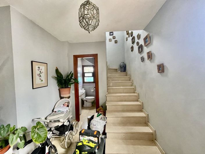 Image No.11-7 Bed Property for sale