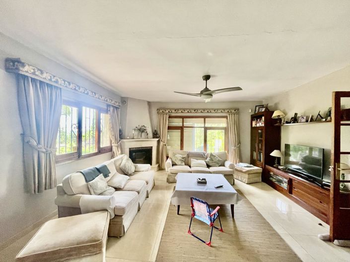 Image No.43-7 Bed Property for sale