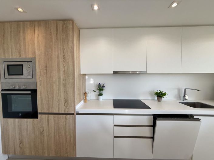 Image No.14-3 Bed Property for sale