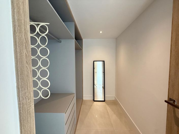 Image No.20-3 Bed Property for sale