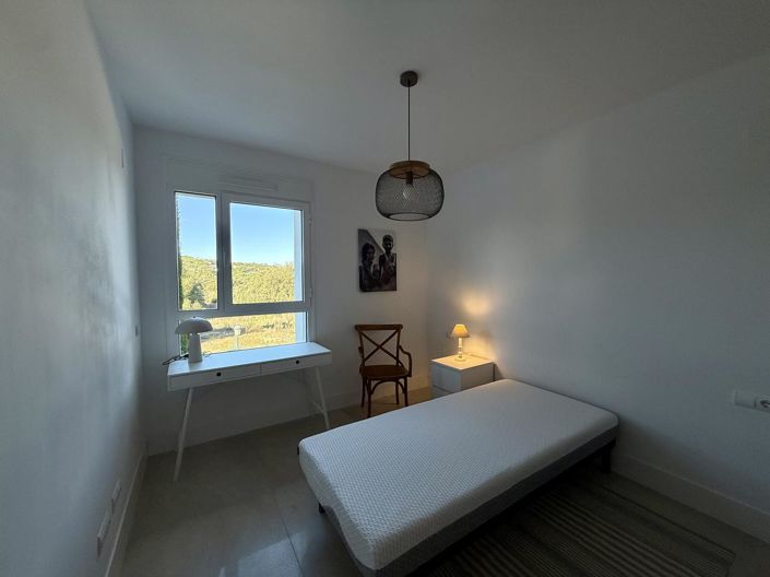 Image No.24-3 Bed Property for sale