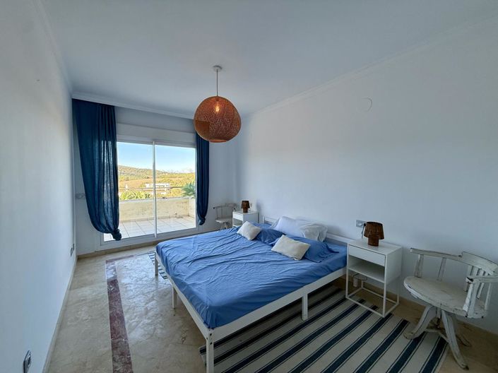 Image No.17-3 Bed Property for sale