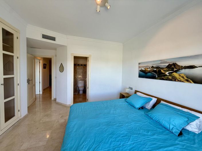 Image No.19-3 Bed Property for sale