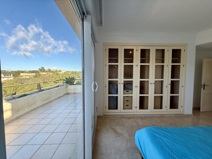 Image No.23-3 Bed Property for sale