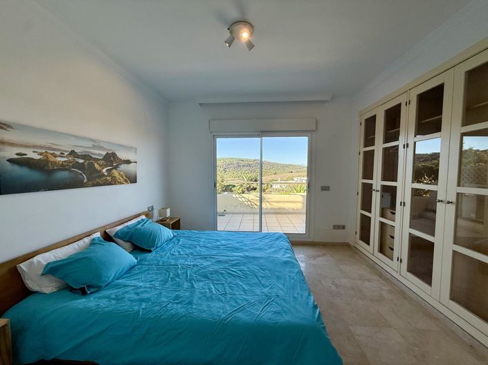 Image No.25-3 Bed Property for sale