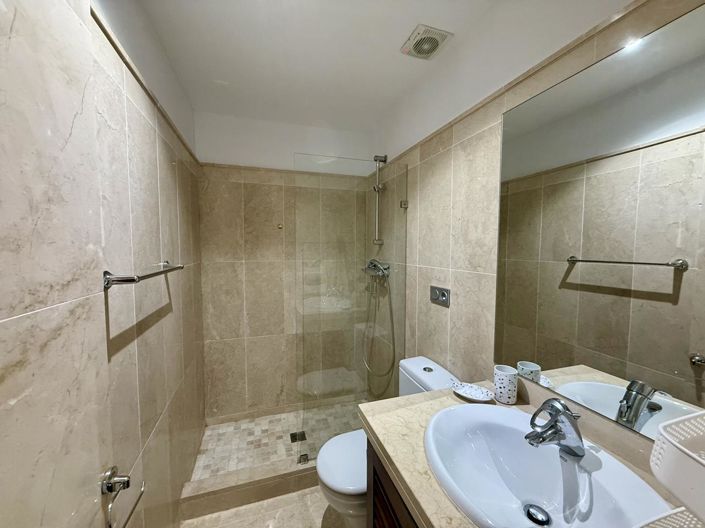 Image No.29-3 Bed Property for sale