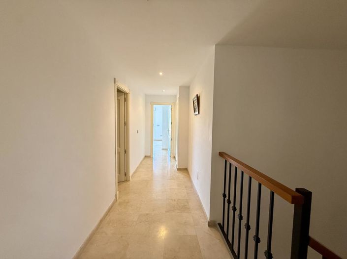 Image No.31-3 Bed Property for sale