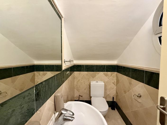 Image No.35-3 Bed Property for sale