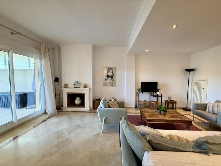 Image No.8-3 Bed Property for sale