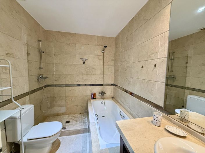 Image No.9-3 Bed Property for sale