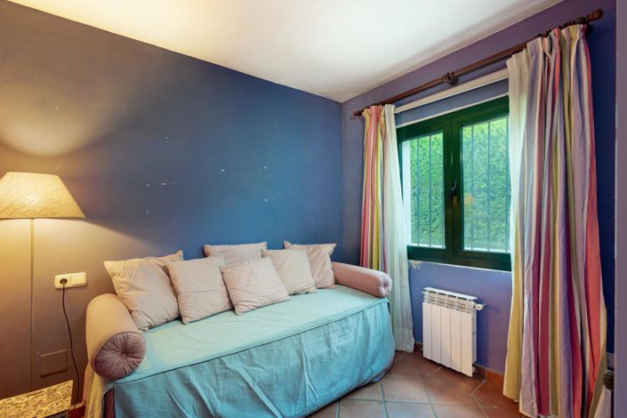 Image No.16-4 Bed Property for sale