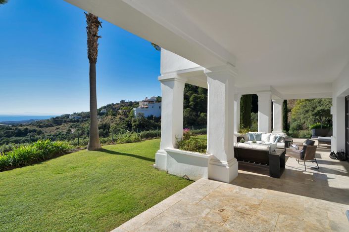 Image No.12-5 Bed Property for sale