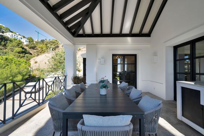 Image No.16-5 Bed Property for sale