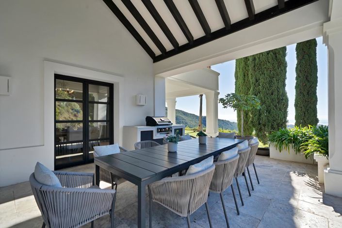 Image No.17-5 Bed Property for sale