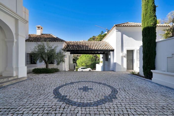 Image No.20-5 Bed Property for sale